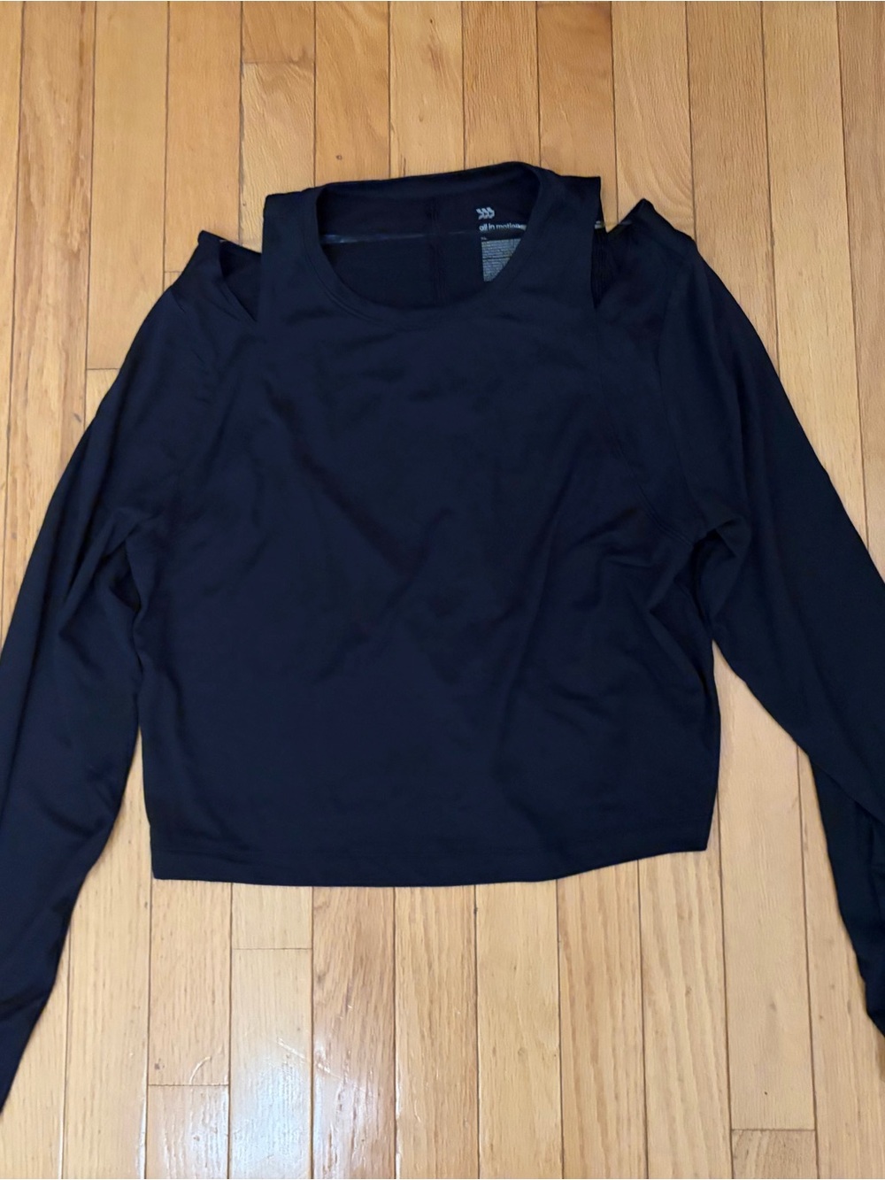 all in motion Black Long-Sleeve Cropped Crewneck Top